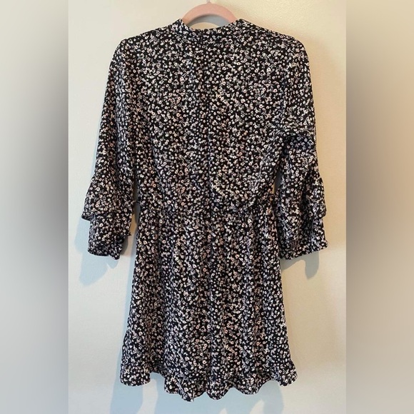 Dynamite Medium long Sleeve Black Flora Shorts - Picture 2 of 6